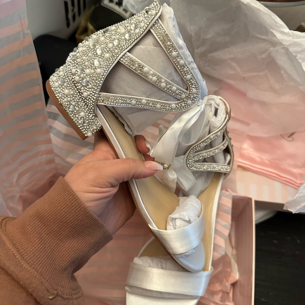 Kate Whitcomb size 8 ivory Abbie low wedding heels